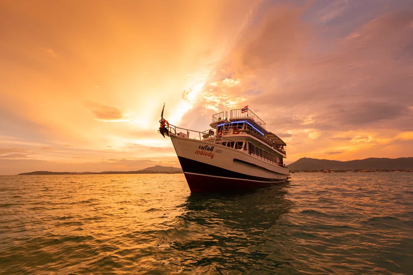 Sunset And Dinner Cruise In Goa